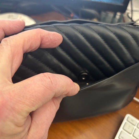 NWT BADGLEY MISCHKA Cross body with the letter lock   and Quilt - Picture 6 of 6